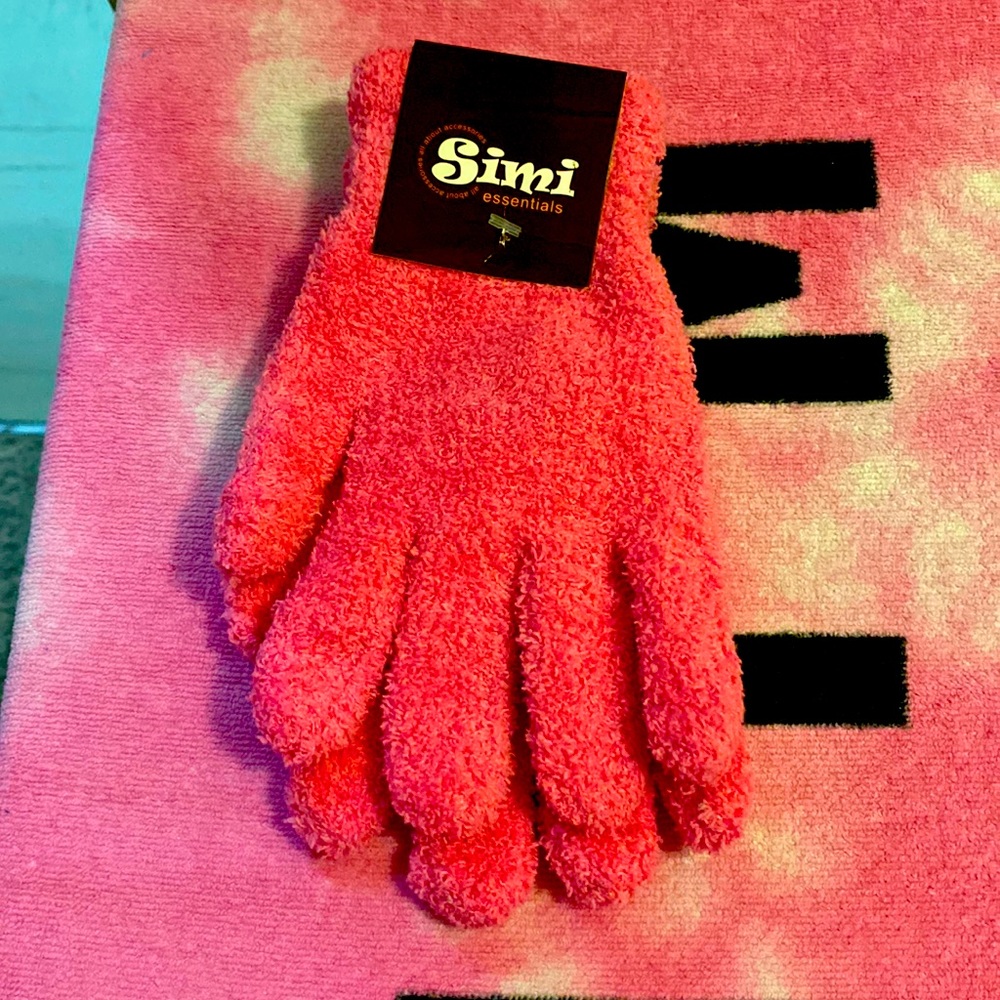 I am selling gloves.
